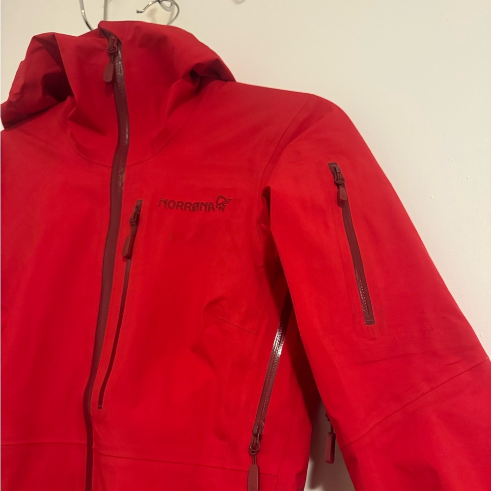 Norrona Lofoten Gore-Tex Shell Jacket, Ws XS - Picture 3 of 5